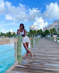 Collegiate athletes doneisha anderson, of the university of florida, and megan moss, of the university of kentucky, were second and third, in times of 52.67 and 53.23 seconds, respectively. Shaunae Miller Uibo Hey Itsshaunae Instagram Photos And Videos