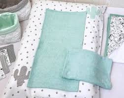 Tour De Lit Bebe En 3 Panneaux Reversibles Couleur Vert D Eau Blanc Et Noir Theme Panda Mattress Mattress Covers Towel