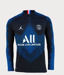 Mis à jour le 24 novembre 2015 à 04h32. Le Psg Devoile Son Nouveau Maillot D Entrainement Club Paris Psg