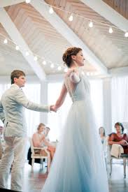 Elsa abito da sposa dal taglio principesco, creato in preziosa seta azzurro ghiaccio. Anastasiya Belik Photography Blog Abiti Da Sposa Blu Matrimoni Carta Da Zucchero Matrimonio Bianco