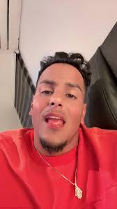 Quejamiento y Risa: Una Reflexión Cómica sobre Amigas