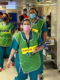אירוע רב נפגעים הוכרז בעקבות קריסת טריבונה בבית כנסת בגבעת זאב. Bibs51c7lzgrzm
