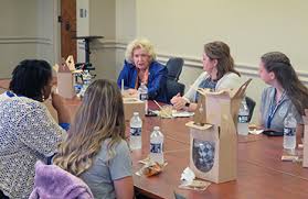 Students and Alumni Gather for the Dine With Your Dean Lunch