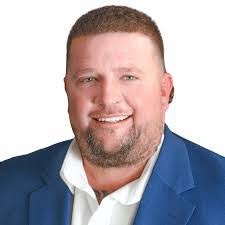 Aaron Hocking's Instagram, Twitter & Facebook