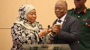 Samia suluhu hassan, 61, made history friday when she was sworn in as tanzania's first female president at the government offices of state house in dar es salaam, the country's largest city. 3d6fd6ycyysugm