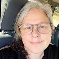 Leslie Handley's Instagram, Twitter & Facebook