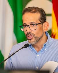 Felicito al Dr. Reinerio Vargas y a la Ing. Juana Borja, por su contundente  triunfo en primera vuelta en las elecciones para Rector y Vicerrectora de  la Universidad Autónoma Gabriel Rene Moreno.
