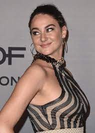 The hug is just who she is. Shailene Woodley Shailene Woodly Shailene Woodley Shailene
