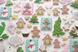 We decorated the cookies with white, red and green coarse sanding sugar, sometimes called pearlized sugar, but you can feel free to swap in plain confectioners'. Royal Icing Cookie Decorating Tips Sweetopia