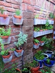 Herb Garden Idea For Terrace House Small Plantings Put On Wall Vertical Gardening Herb Garden Design Urban Garden Traditional Landscape