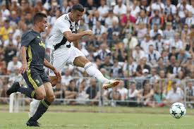 Jun 16, 2021 · portugal's cristiano ronaldo made history at euro 2020 on tuesday when he scored his 10th and 11th goals in a record fifth tournament appearance — making him the leading men's scorer in the. Soccer Ronaldo Makes Juventus Fans Wait Only 8 Minutes For 1st Goal The Mainichi