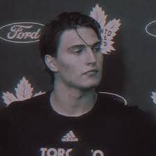 Matthewknies Ella Huber