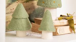 Chaussette faite de tissu pour décorer la cheminée. Sapin De Noel Original A Faire Soi Meme Cote Maison