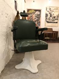 Avec des prix au plus bas aujourd'hui lundi 16 août 2021, comment ne pas craquer pour l'un de ces 302 produits, à l'image de la bombe du jour fauteuil de barbier siège client coiffure barbe cheveux barber shop en cuir artificiel. Fauteuil Barbier Vintage Luckyfind