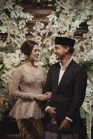 Cinta Jangan Pergi Di 2020 Renda Kebaya Gaun Perkawinan Dan Kebaya Pernikahan