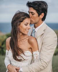 Ana boyer se enfundó en un traje de pronovias diseñado para la ocasión por el director creativo de la firma, hervé moreau. Iglesias Preyslerfam On Twitter La Boda En El Caribe De Ana Boyer Y Fernando Verdasco 07 12 2017 Part 2 Anaboyer Fernandoverdasco Anaboyerpreysler Isabelpreysler Julioiglesiasjr Enriqueiglesias Fernandoverdasko Enrikeiglesias