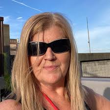 New riders plz learn hand signs, I gave a pd warning aka triple head tap to  another rider at stop light… this fool flip a U and came next to me asking