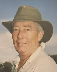 Leslie Lamoreaux's Instagram, Twitter & Facebook