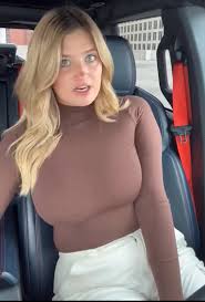 Who is she : rModelsID