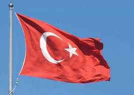 La bandera de turquía presenta un diseño completamente rojo, con una luna creciente y una estrella de cinco puntas. Significado De La Bandera De Turquia Significado De La Bandera Turquia Bandera