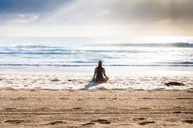 La eterna búsqueda del ser humano a la luz del yoga y sus medios hábiles para conducir a la verdadera autorrealización. Frases De Yoga Las Mejores Frases Para Inspirarte 2021