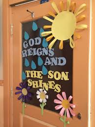 Christmas door decorations for christmas preschool on pinterest via hairloves.com. Easter Quotes For Kids Door Decorations 65 Awesome Classroom Doors For Back To School Dogtrainingobedienceschool Com