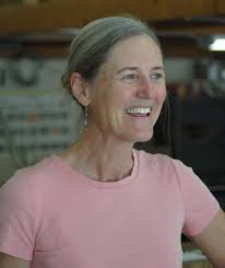 Helen Hixon's Instagram, Twitter & Facebook