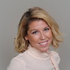 Leslie Layne's Instagram, Twitter & Facebook