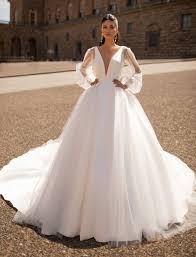 If you want to save money without compromising the quality of your wedding dress, make sure that you pick a mermaid dress from our collection. Wedding Dresses In Tuscany Italy Le Spose Di Mori