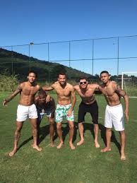 Jun 14, 2021 · rafinha bastos faz declaração para namorada e alfineta redetv! Nene Posta Foto Com Neymar Gabriel Jesus E Bruno Do Volei E Exalta Nivel Da Pelada Uol Esporte