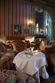 Parler de soi et de sa famille 9# 2eme conversation : Luxury 5 Star Hotel La Mirande Bar Tea Room Avignon Provence