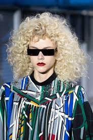 8 Hair Color Trends You Ll Want To Try For Fall Winter 2019 2020 Hair Color Trends Winter Hair Color Trends Red To Blonde