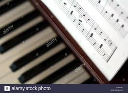 Klaviatur zum ausdrucken,klaviertastatur noten beschriftet,klaviatur noten,klaviertastatur zum ausdrucken,klaviatur pdf,wie heißen die tasten vom klavier andere argumente und lösungen sind. Noten Klavier Stockfotos Und Bilder Kaufen Alamy