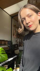 Had the most magical time being artist in residence at  @hellodaydreamerstudio this weekend. I got to play the piano and work