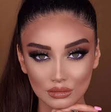 Black hair is often considered a shade that's too bold or dramatic. 50 Impressive Makeup For Green Eyes Tips And Tricks For Tutorial Yve Style Com
