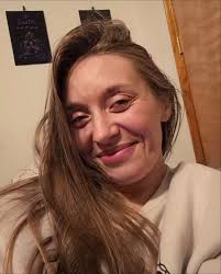 ✨Happy Tuesday, beautiful souls!✨ We are so excited to announce a magical  new addition to our Cats & Crystals KC family! Please join us in giving a  warm welcome to Kari, our