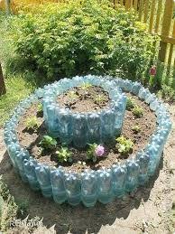 Bordure De Jardin En Bouteille Plastique Recherche Google Art Du Jardin Recycle Decoration Jardin Jardin Recycle