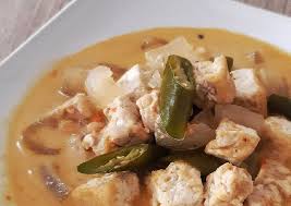 Potongan daging ayam beserta bumbu kuning menurut catatan sejarah sendiri, ayam ungkep bumbu kuning sebenarnya sudah ada sejak jaman dahulu. Resep Cecek Krecek Kuah Santan Pedas Yang Sempurna Resep Masako