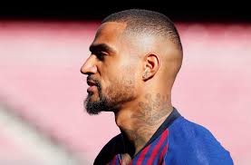 He is also known as a midfielder who often helps attack and defense. Barcelona Apresenta Kevin Prince Boateng Com A 19 Disse A Meu Agente Que Queria Vir Correndo Futebol Espanhol Ge