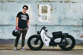 The honda super cub c125 has a seating height of 780 mm and kerb weight of 107 kg. Custom Bike Super Power Cub