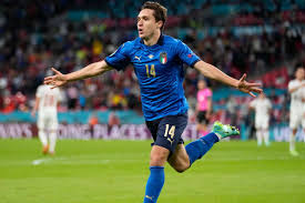Он играет на позиции правый вингер. He S Good But He S Expensive Nagelsmann Plays Down Bayern Munich Move For Exceptional Chiesa Goal Com