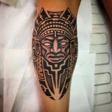 105 Symbolic Mayan Tattoo Designs Verschmelzung Von Antiker Kunst Mit Modernen Tatowierung Mayan Tattoos Modern Tattoos Tattoos