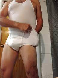 Tucked in tightly to size 38 Dad briefs. I pull my undershirt down to the  legseam of my undershorts. Ready to watch football. : r/tightywhities