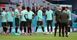 A seleção portuguesa fez o 'pleno' de vitórias no grupo e aguarda agora pela conclusão do grupo d para ficar a conhecer o adversário nos quartos de final. Selecao Portuguesa Com Testes Negativos A Covid19
