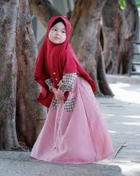 Blouse semi gamis dengan motif kombinasi yang cantik.didesign dengan hiasan kalung serta resleting belakang dan kerut karet dibagian punggung. 10 Seragam Tpq Ideas Kids Dress Dress Anak Kids Fashion