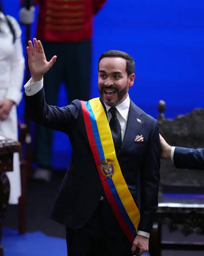 Mundo | 🇨🇴 El presidente electo de Colombia, Abelardo De la Espriella,  tomó posesión durante la tarde de este 7 de agosto en la ciudad de Cali  para el periodo presidencial 2026-2030.