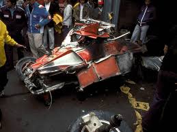 Niki lauda unfall am nürburgring in deutschland 1976. Laudas Horrorcrash Ruckblick Auf Ein Wunder