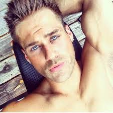 Tim Albee's Instagram, Twitter & Facebook