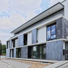 Vorgehangte Sichtbetonfassade Trennt Wohnen Und Arbeiten Fassade Betonfassade Wohnen
