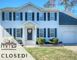 Shannon S Beautiful Home Has Closed And Everything Is Wrapping Up Today What A Great Way To Celebrate Your Birthday House Styles Beautiful Homes Outdoor Decor
